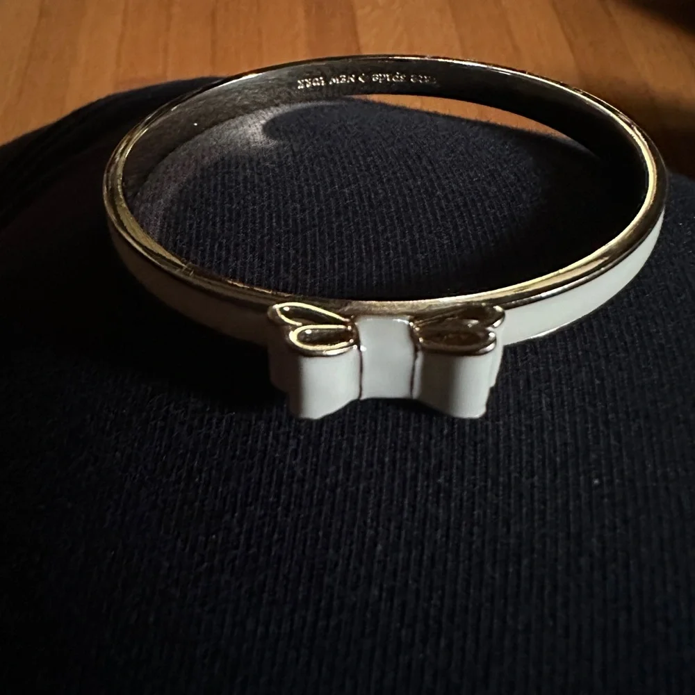 Kate Spade New York CREAM IVORY TAKE A BOW Gold CLASSIC Bangle Ribbon Bracelet